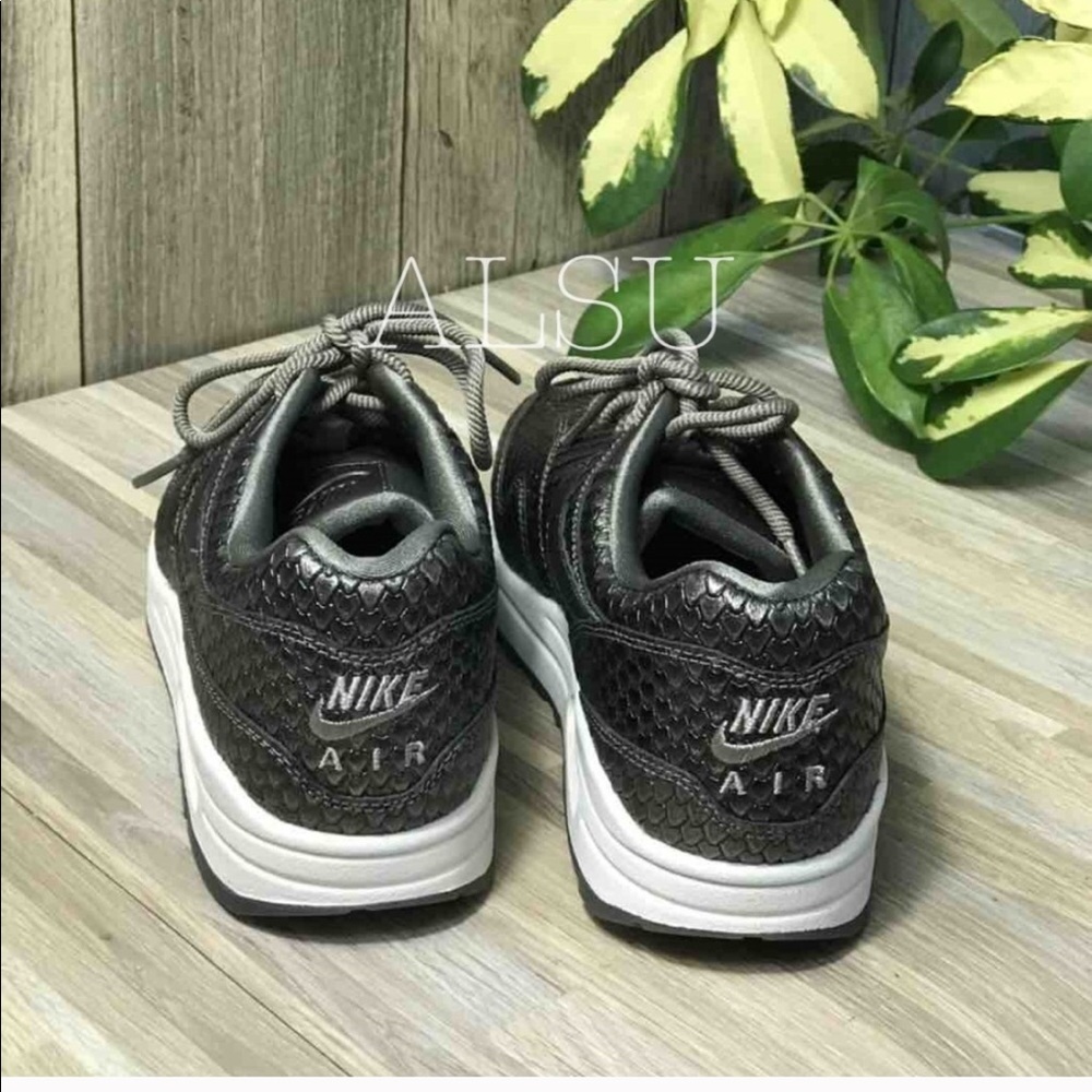 Nike Air Max 1 PRM Mtlc Pewter Grey Metallic W - Picture 4 of 8